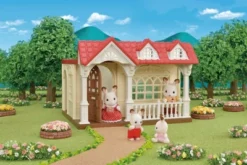 Calico Critters Sweet Raspberry Home Gift Set, Dollhouse Playset With 3 Collectible Figures, Furniture And Accessories